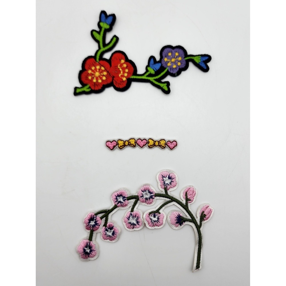 LOT OF 3 EMBROIDERED FLOWERS AND HEARTS PATCHES